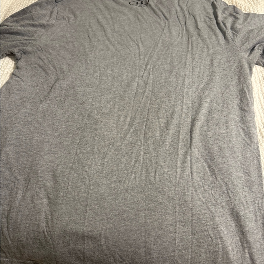 Under Armour Men's Heather Gray Tee